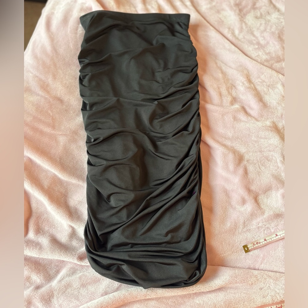 Elegant Black Ruched Skirt